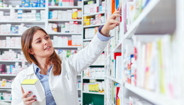 This guide shows you how to become a pharmacist.