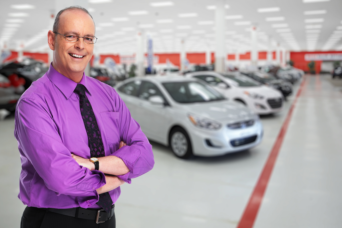 How to Get a Job With Auto Dealerships